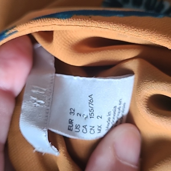 H & M Goldenrod Sheer Floral Print Short Sleeve Blouse Size Small - Picture 3 of 5